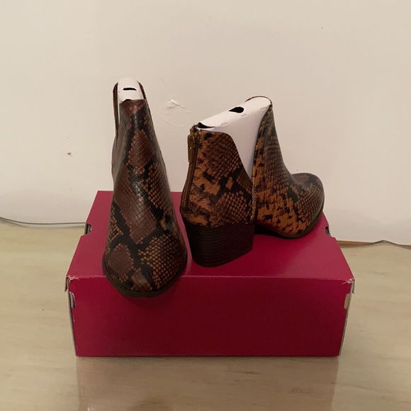 SO Boots - Picture 6 of 7